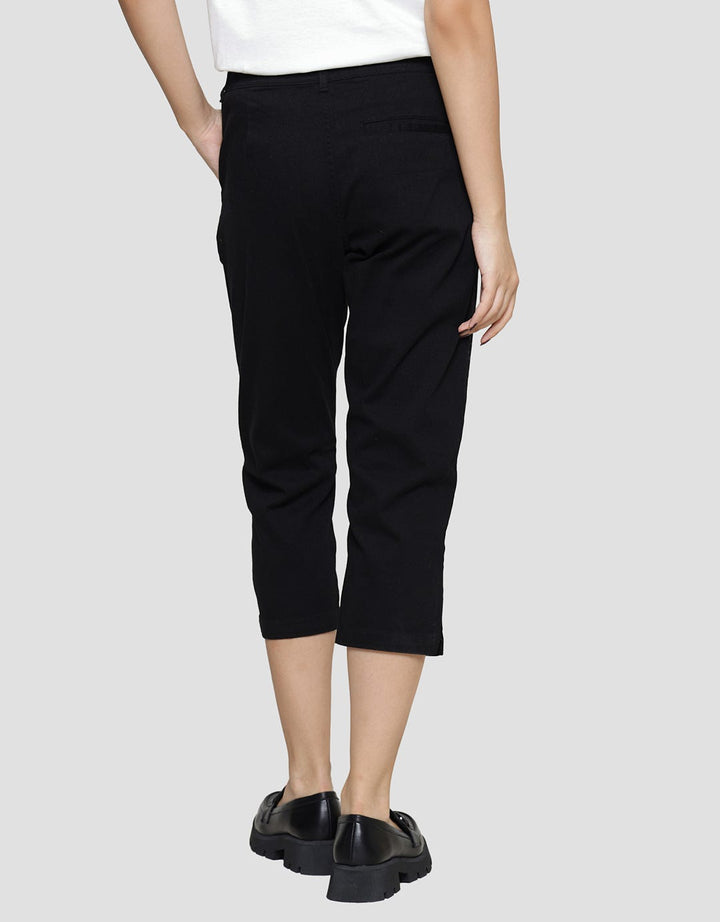 St. Yves Twill Capri Celana Panjang Wanita