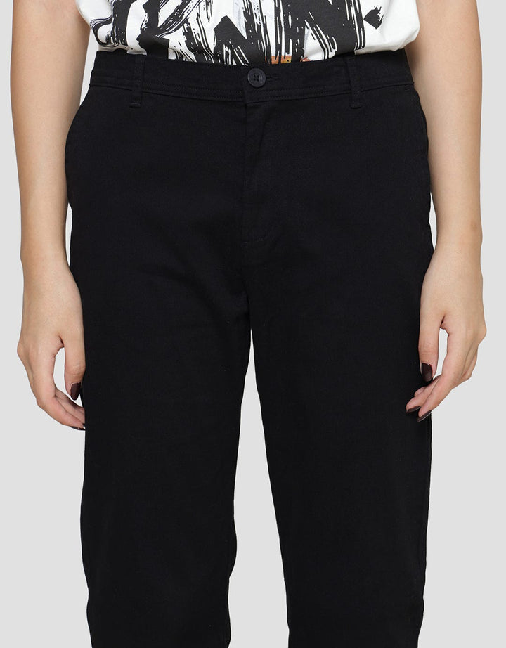 St. Yves Twill Capri Celana Panjang Wanita
