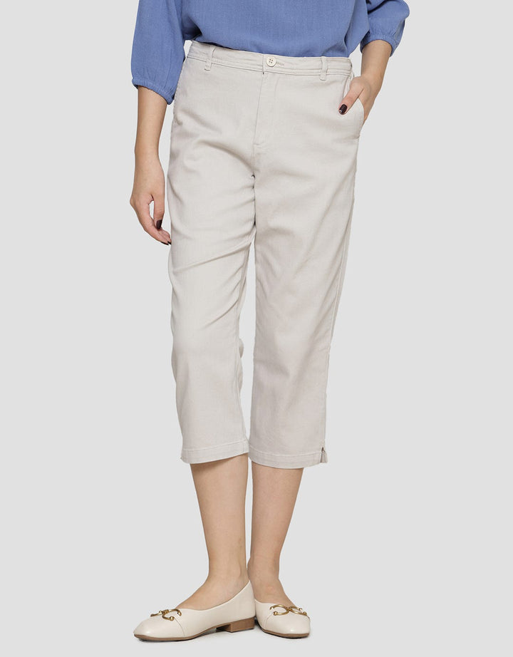 St. Yves Twill Capri Celana Panjang Wanita
