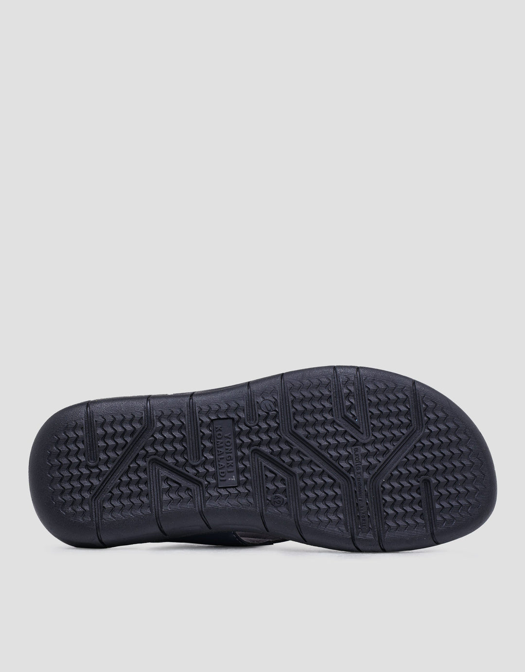 Yongki Komaladi Men's Flip Flop Sandals