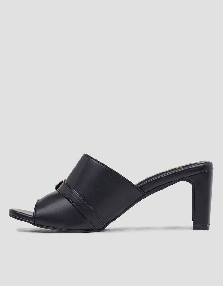 Yongki Komaladi Big Strap Buckle Sandal Heels Wanita