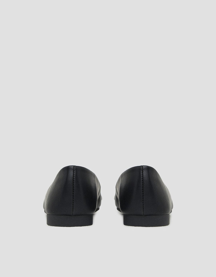 Yongki Komaladi Chain Strap Sepatu Balerina Wanita