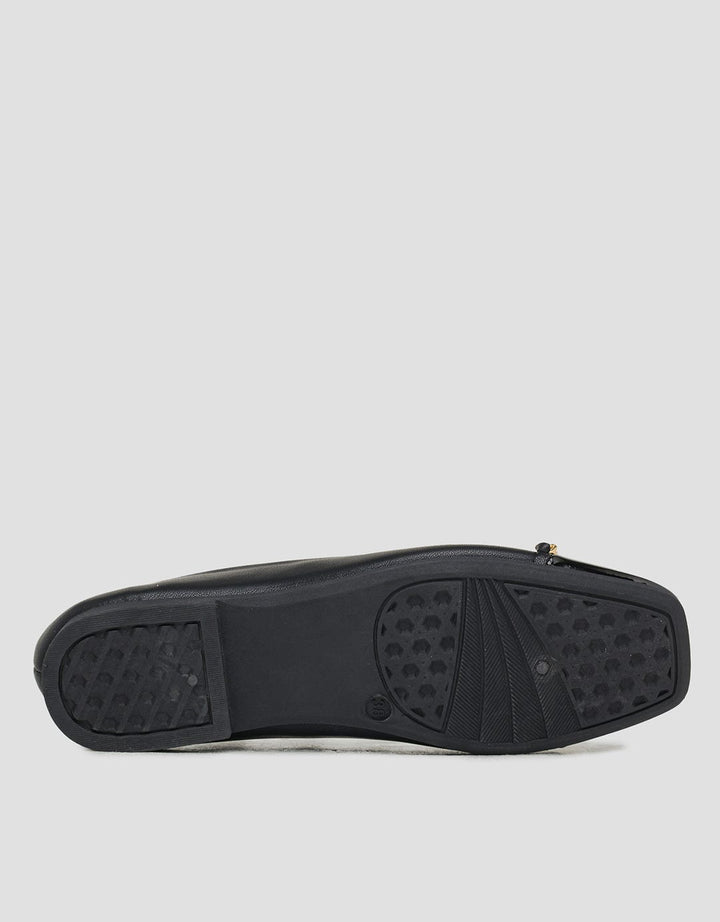 Yongki Komaladi Chain Strap Sepatu Balerina Wanita