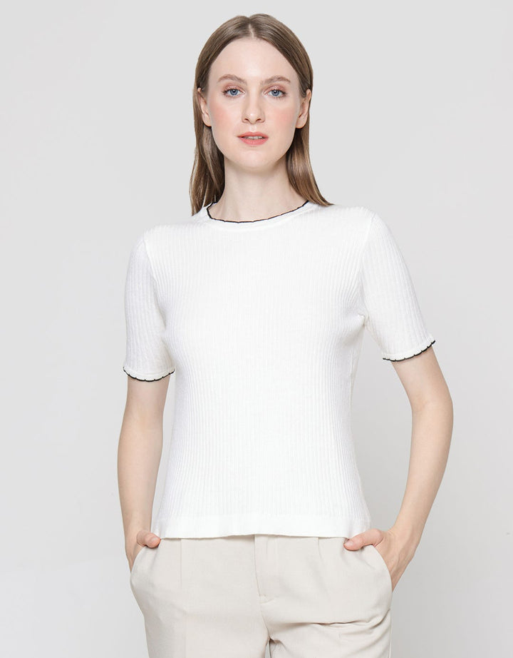 Connexion Kaos Lengan Pendek Rajut Scallop Neck Wanita