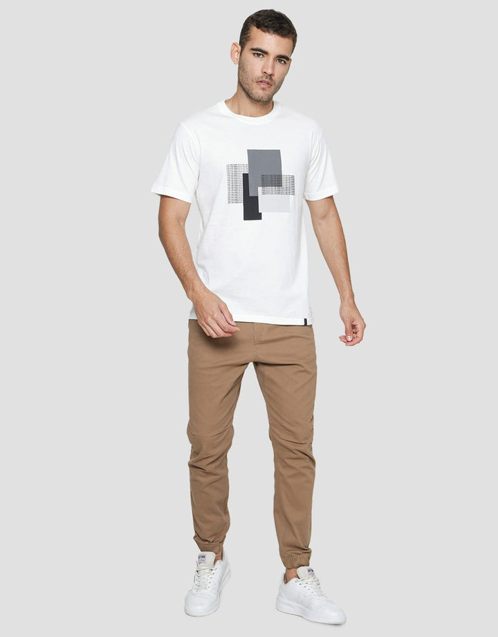 Details Print Square Kaos Lengan Pendek Pria