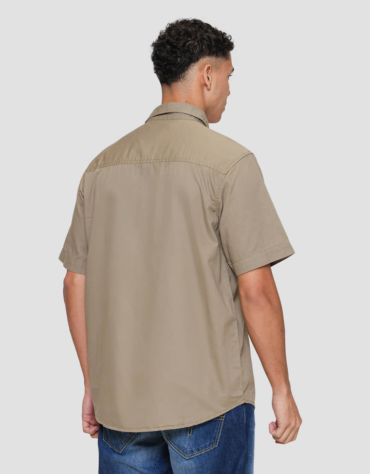 Lois Fashion Kemeja Lengan Pendek Pria