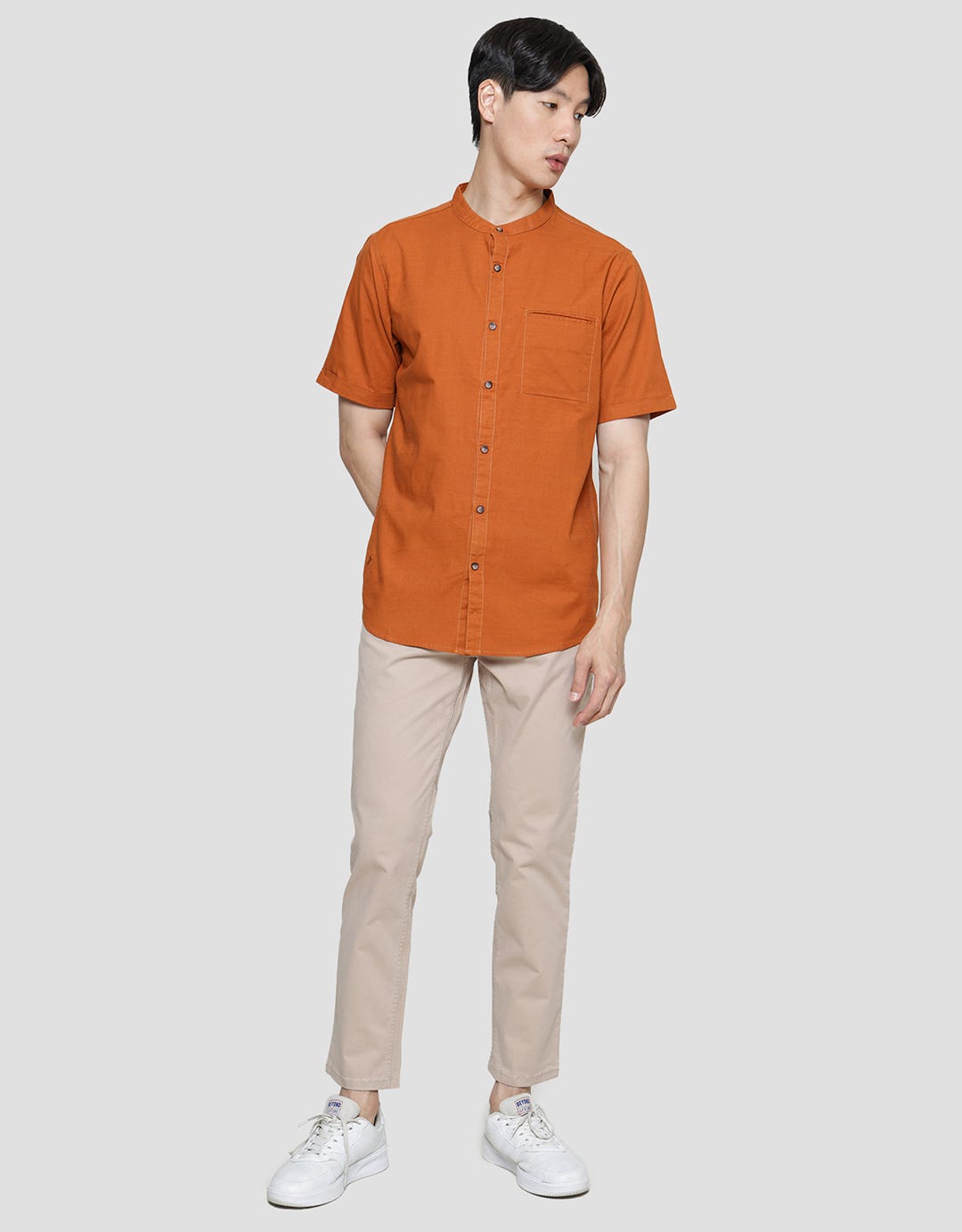 Lois Kemeja Koko Plain Pria