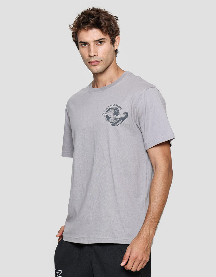 Nevada Kaos Lengan Pendek Pria Print All in Your Hands