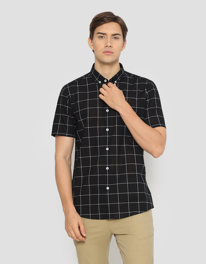 Izzue Kemeja Basic Twill Kotak