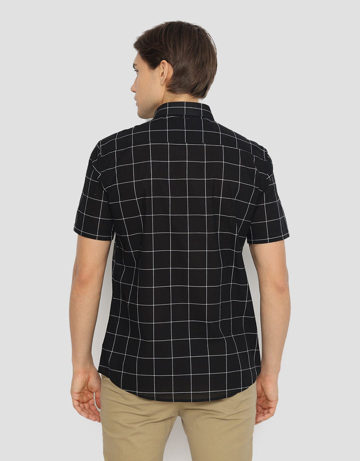 Izzue Kemeja Basic Twill Kotak