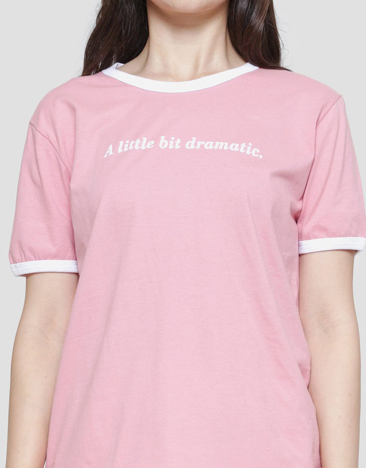 Nevada Reg Ringer A Little Bit Dramatic Kaos Lengan Pendek Wanita