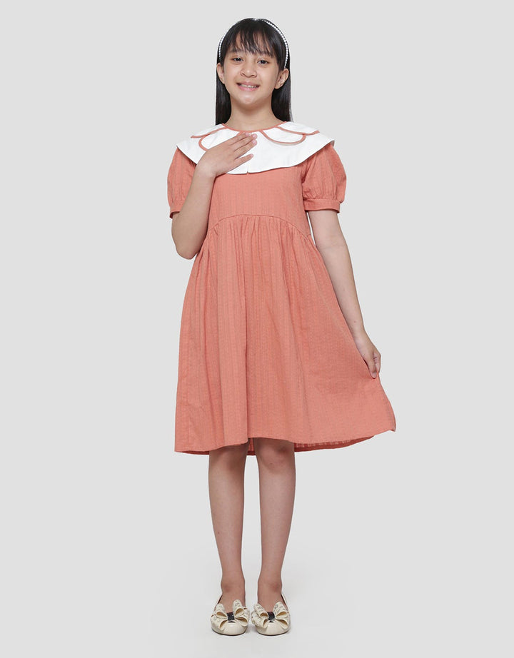 Sweet Miss Dobby Kerah Scallop Midi Dress Lengan Pendek Anak Perempuan Matahari.com Sweet Miss Dobby Kerah Scallop Midi Dress Lengan Pendek Anak Perempuan Matahari.com