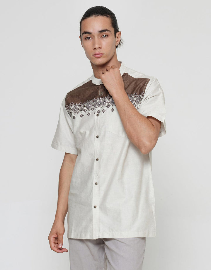 Cole Koko Lengan Pendek Pria Print Dada