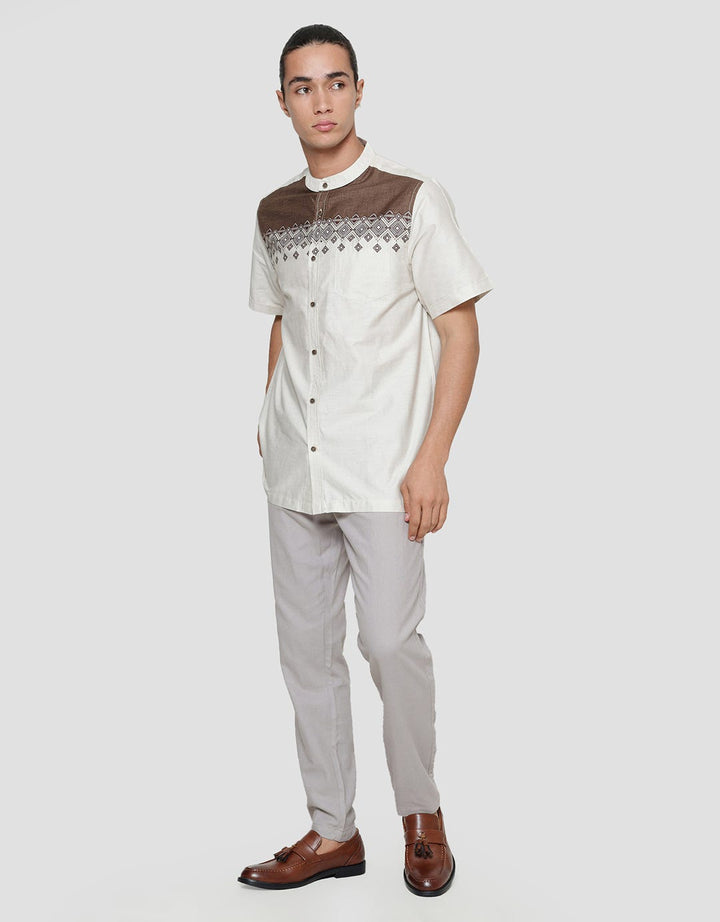 Cole Koko Lengan Pendek Pria Print Dada