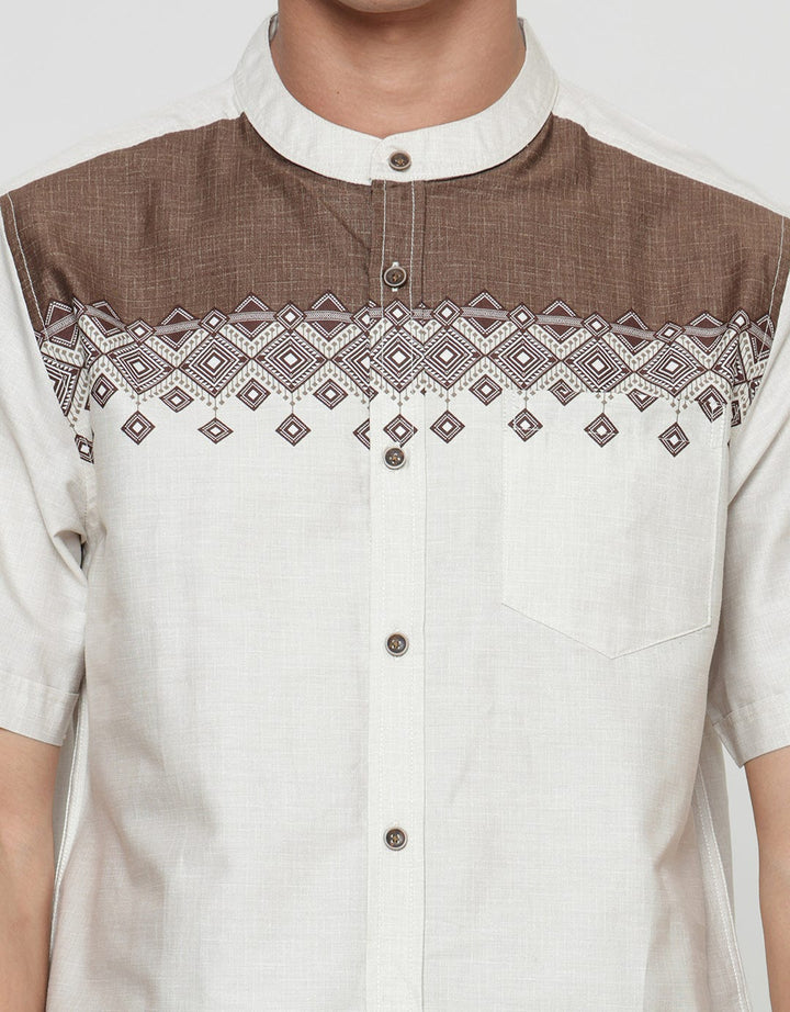 Cole Koko Lengan Pendek Pria Print Dada