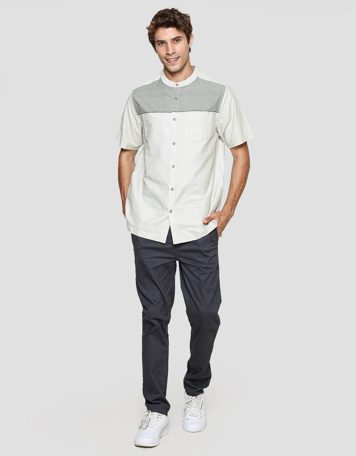 Cole Chest Print Baju Koko Pria