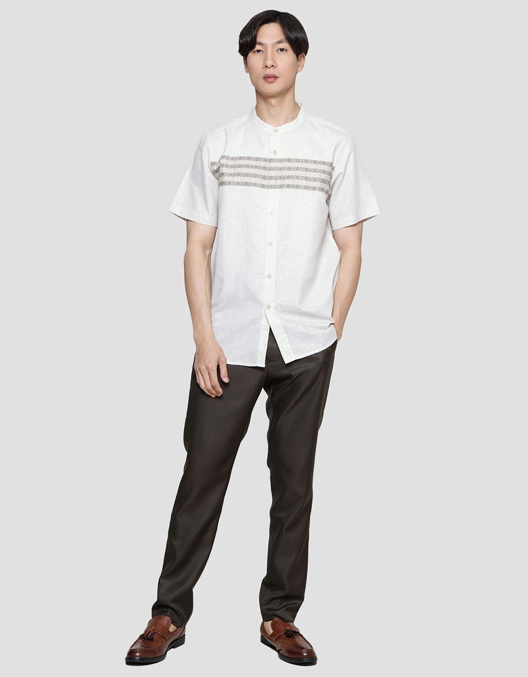 Cole Koko Lengan Pendek Yarndyed Dada Pria