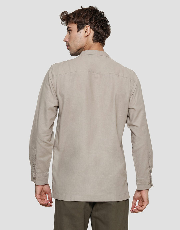 Cole Solid Pintuck Koko Lengan Panjang Pria