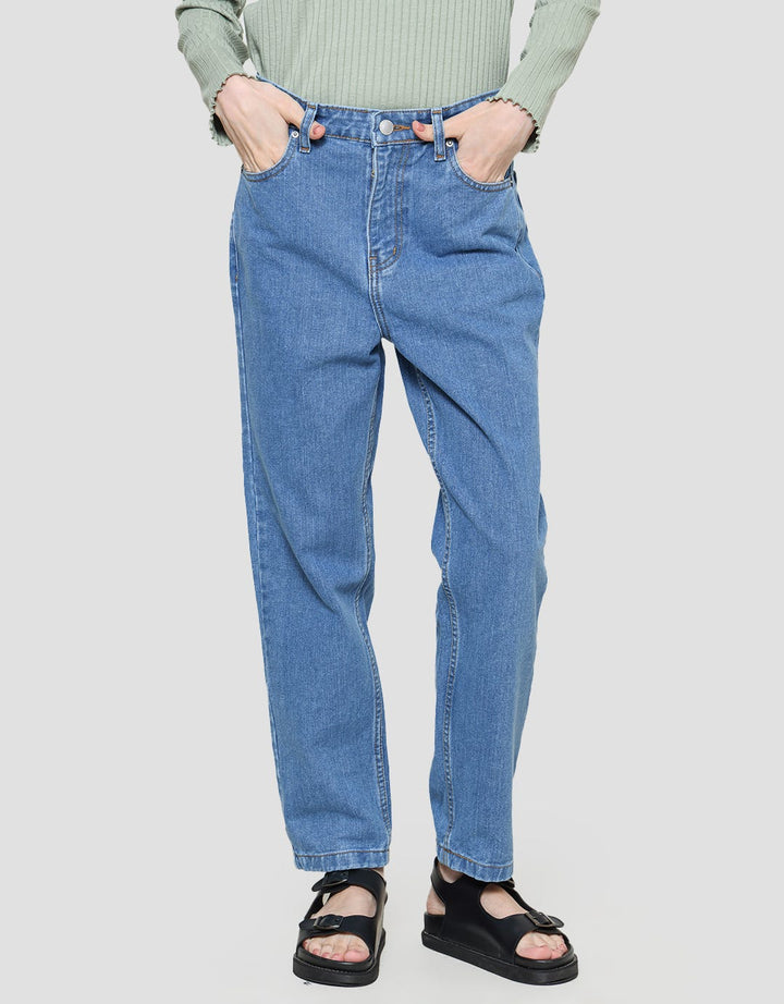 ConnexionCelana Panjang Denim Mom Cut Wanita