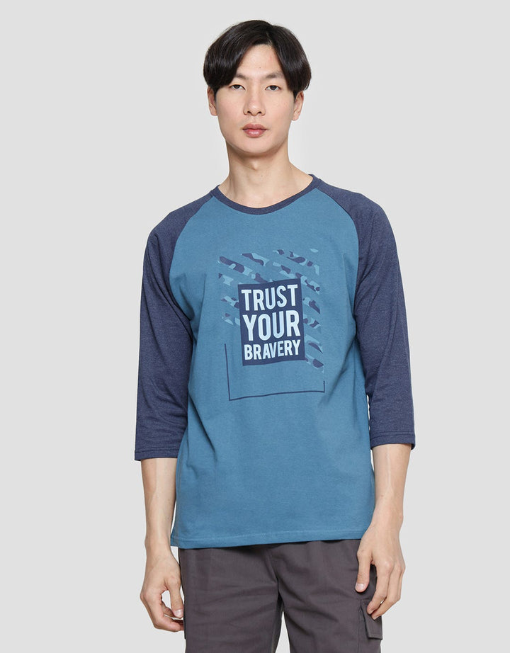 T Zone Kaos Raglan 3/4 Pria Theme Camou - Trust Your Bravery
