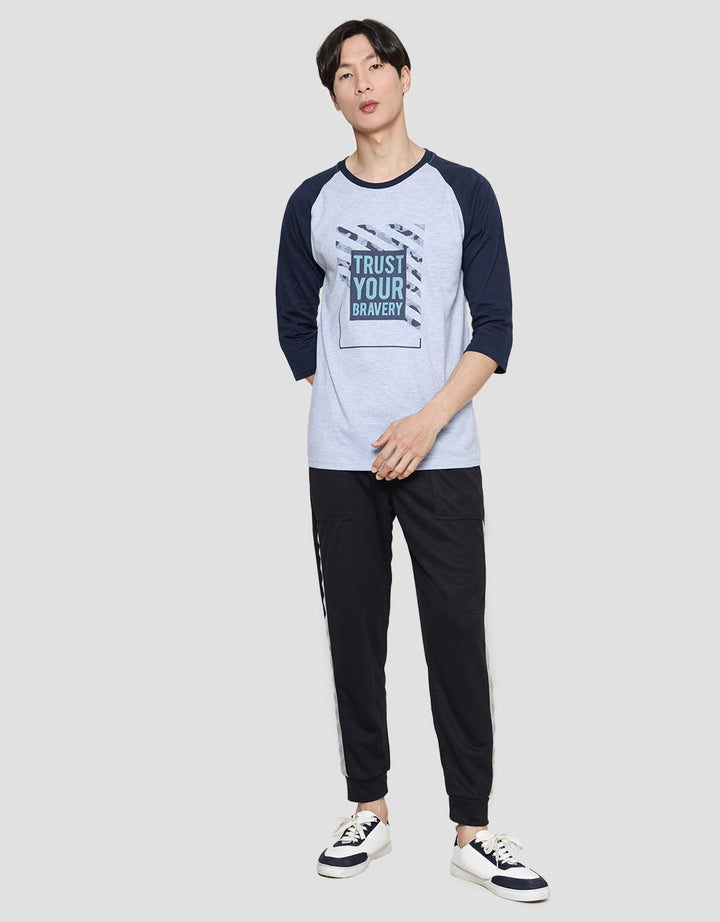 T Zone Kaos Raglan 3/4 Pria Theme Camou - Trust Your Bravery