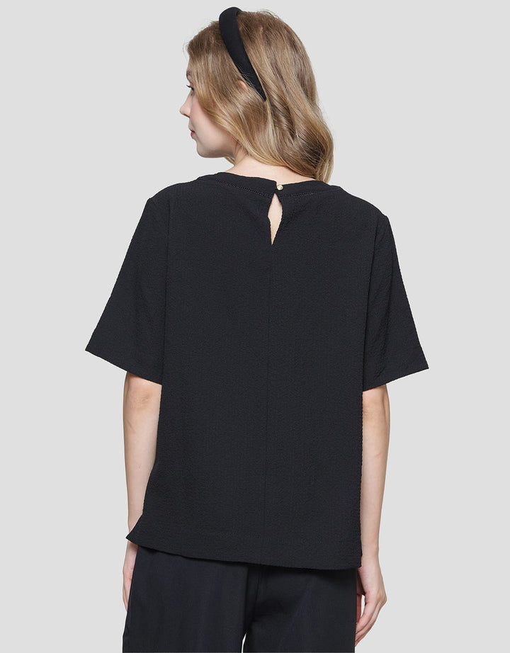 St. Yves Creepe Lace Detailing Blouse Wanita