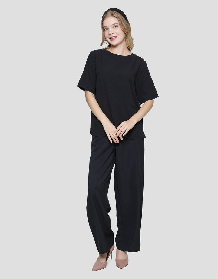 St. Yves Creepe Lace Detailing Blouse Wanita
