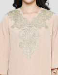 St. Yves Patch Neck Kafthan Big Sleeve Wanita