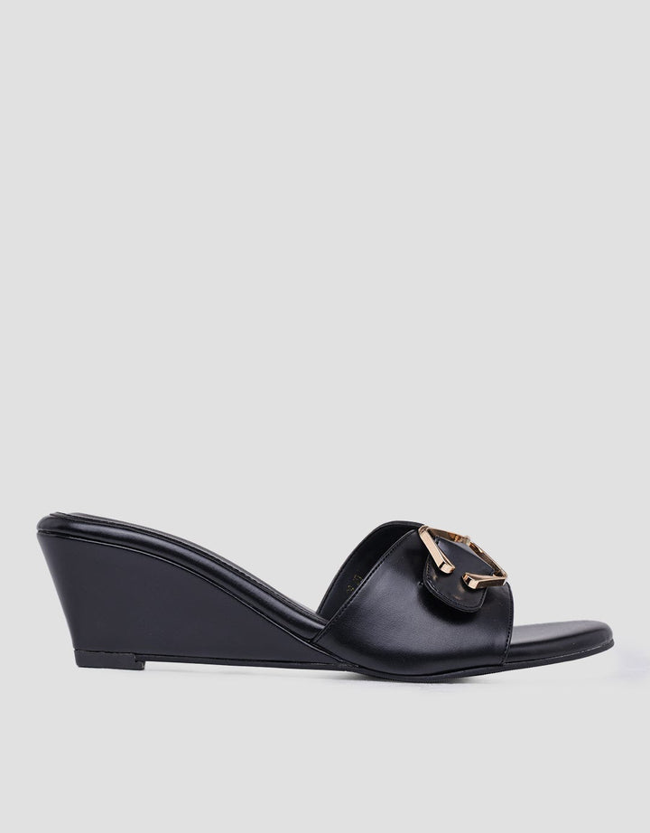 Connexion Buckle Strap Sandal Wedges Wanita