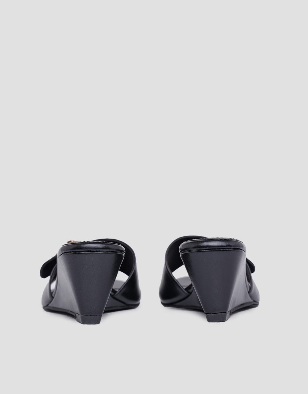 Connexion Buckle Strap Sandal Wedges Wanita