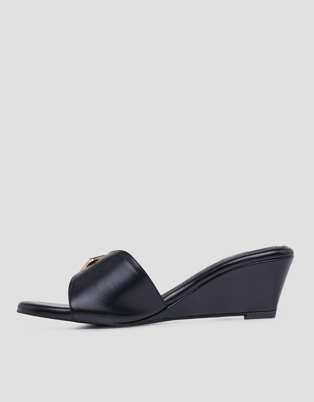 Connexion Buckle Strap Sandal Wedges Wanita