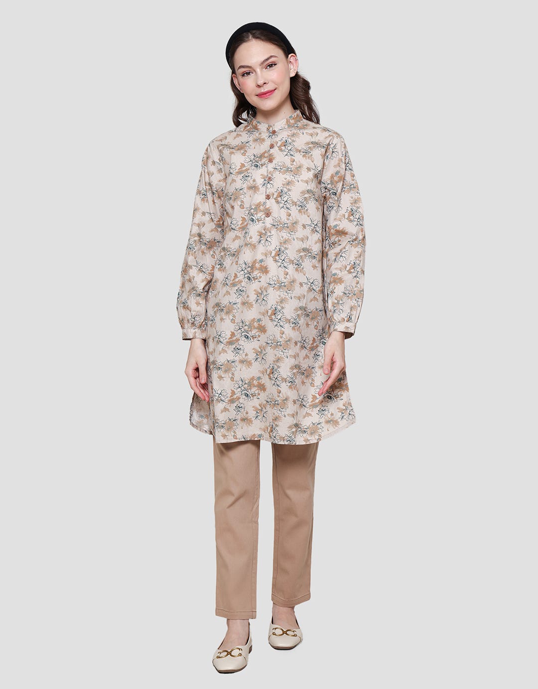 Expand Betty Women's Blouse