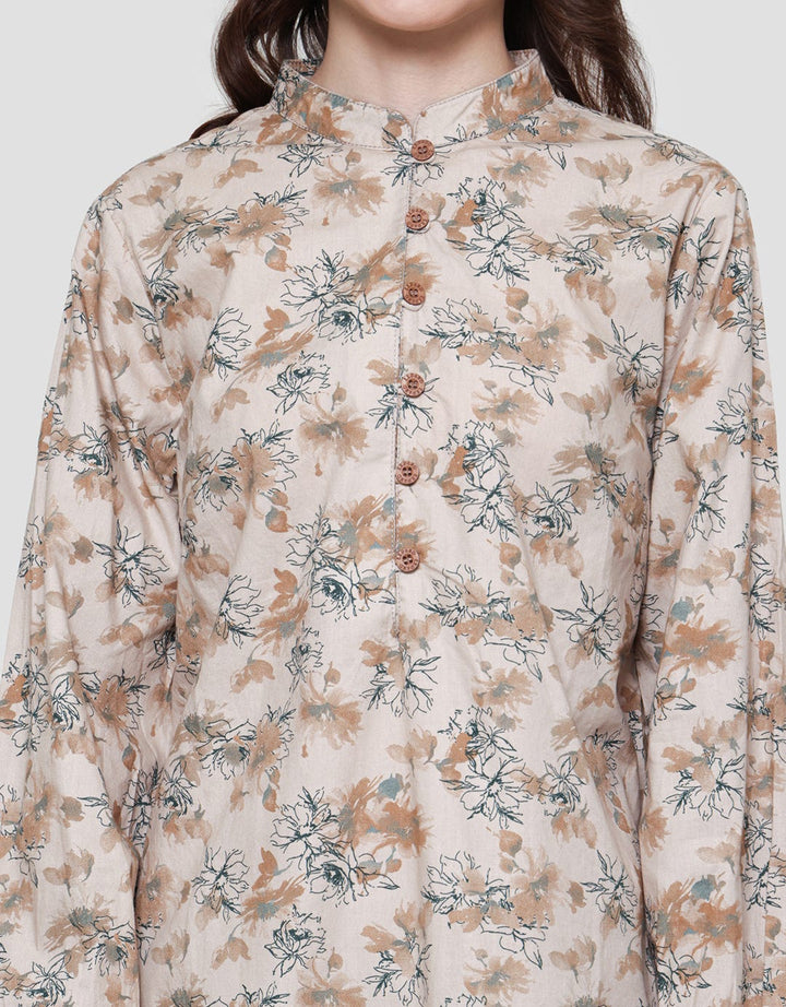 Expand Betty Women's Blouse