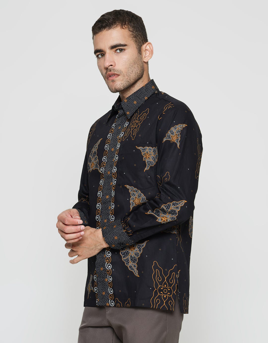 Arjuna Weda Kemeja Body Fit Batik Megamendung Keongan Pria