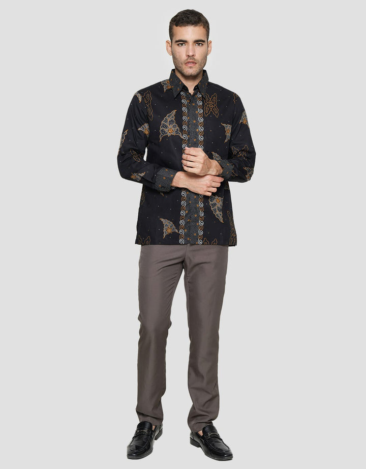 Arjuna Weda Kemeja Body Fit Batik Megamendung Keongan Pria