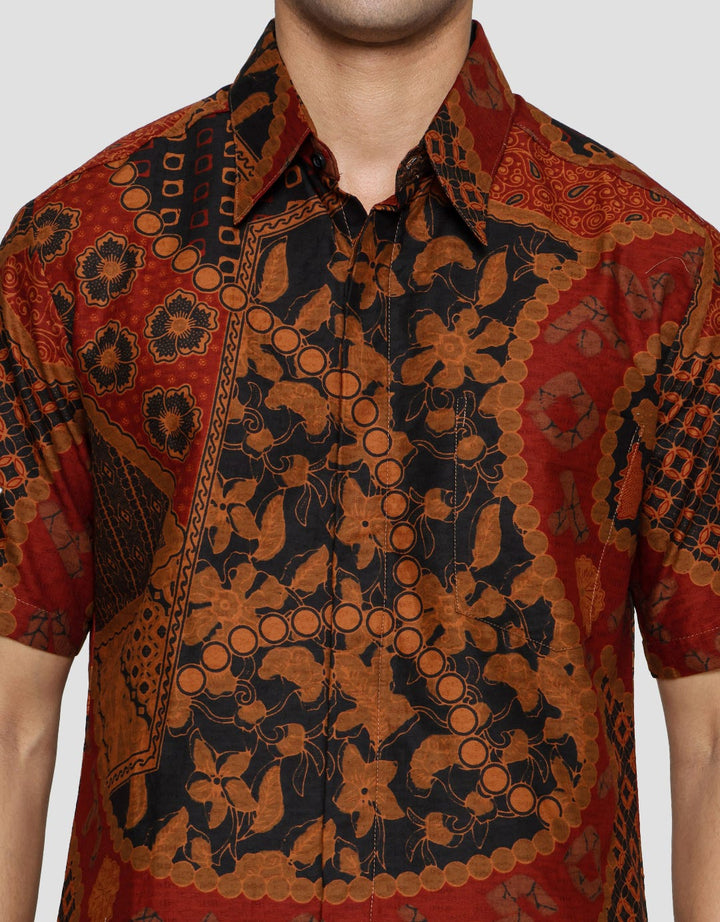 Arjuna Weda Hem Body Fit Batik Modern 30 Pria