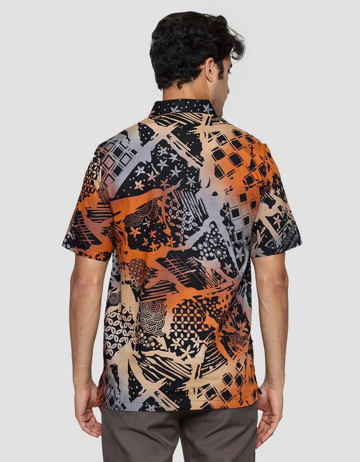 Arjuna Weda Hem Body Fit Batik Pelangi Iteman Pria