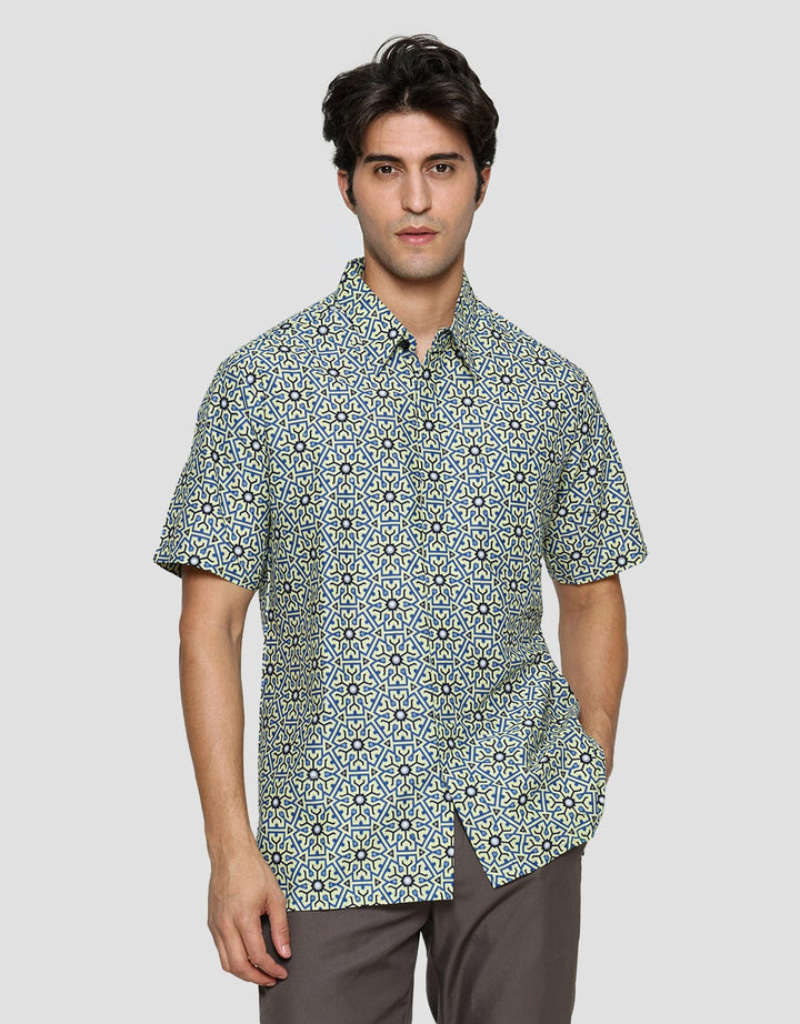Adikusuma Hem Body Fit Batik Modern Pria