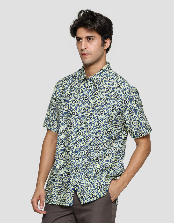 Adikusuma Hem Body Fit Batik Modern Pria