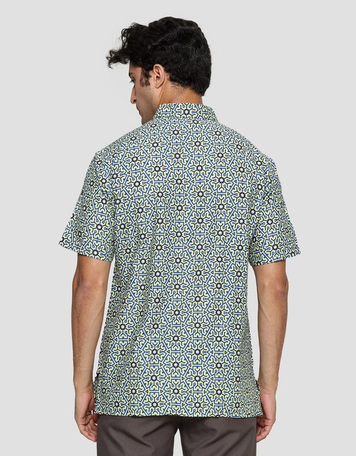 Adikusuma Hem Body Fit Batik Modern Pria
