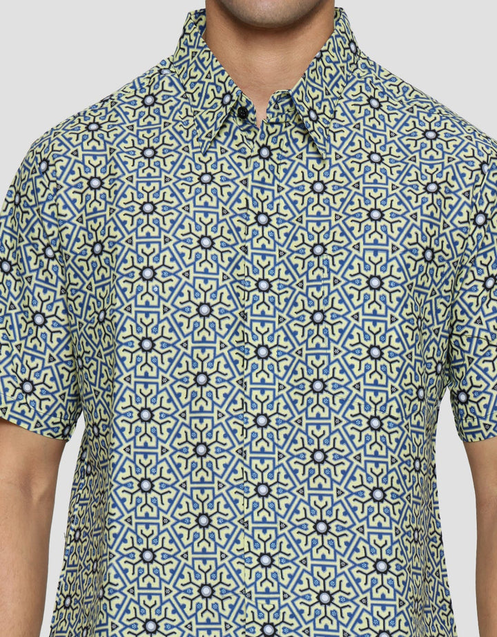 Adikusuma Hem Body Fit Batik Modern Pria
