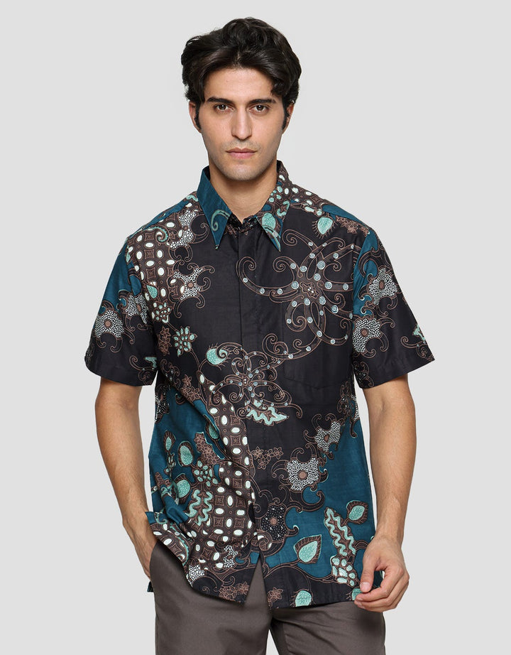 Adikusuma Hem Body Fit Batik Cumik Pria
