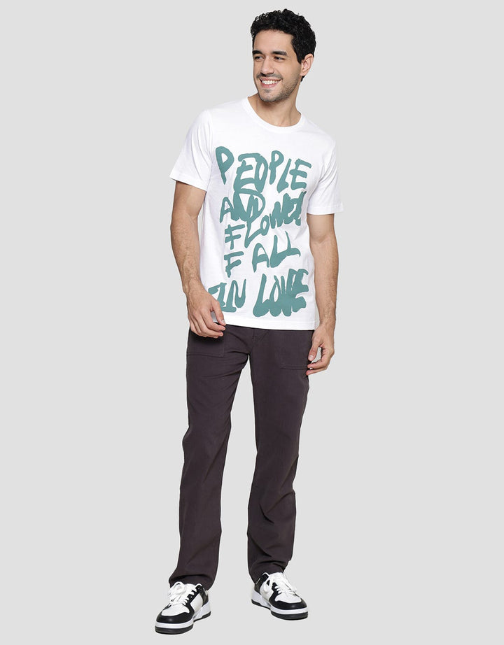 T Zone Theme Curlicue Wording Kaos Lengan Pendek Pria