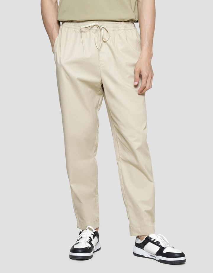 Suko Woven Relax Fit Celana Panjang Chinos Pria