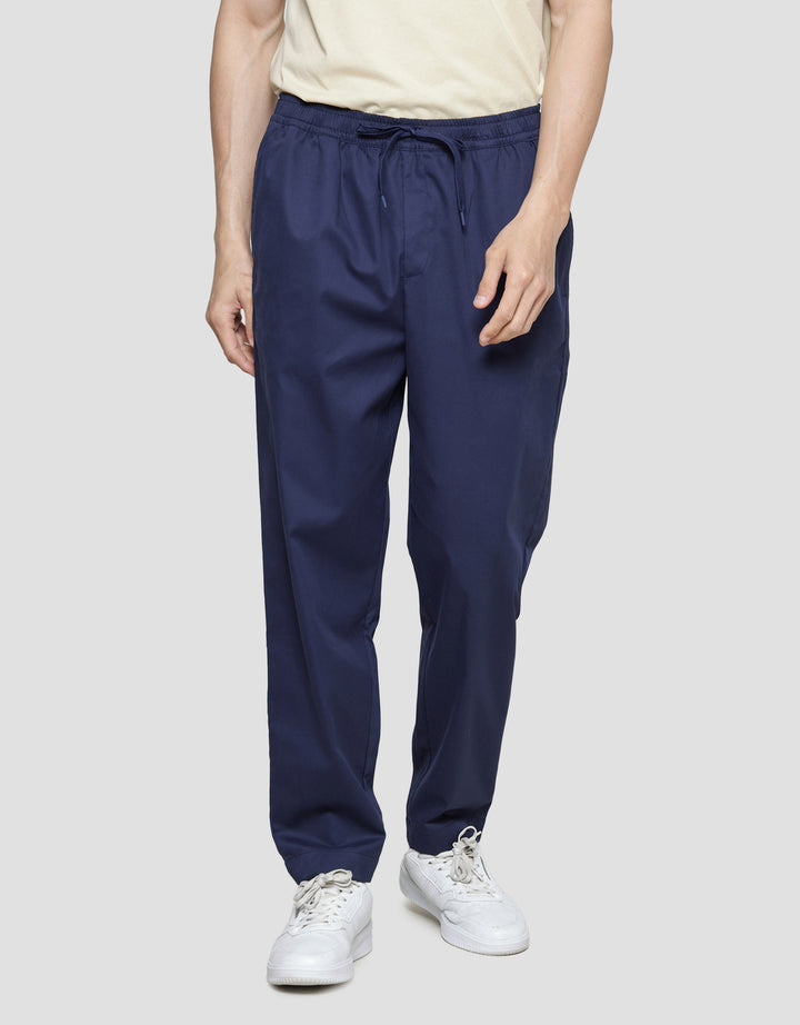 Suko Woven Relax Fit Celana Panjang Chinos Pria