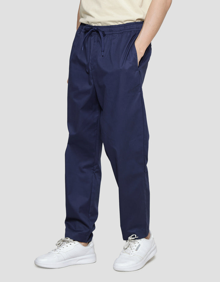 Suko Woven Relax Fit Celana Panjang Chinos Pria