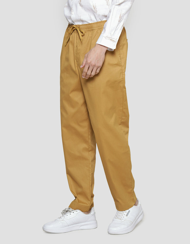 Suko Woven Relax Fit Celana Panjang Chinos Pria