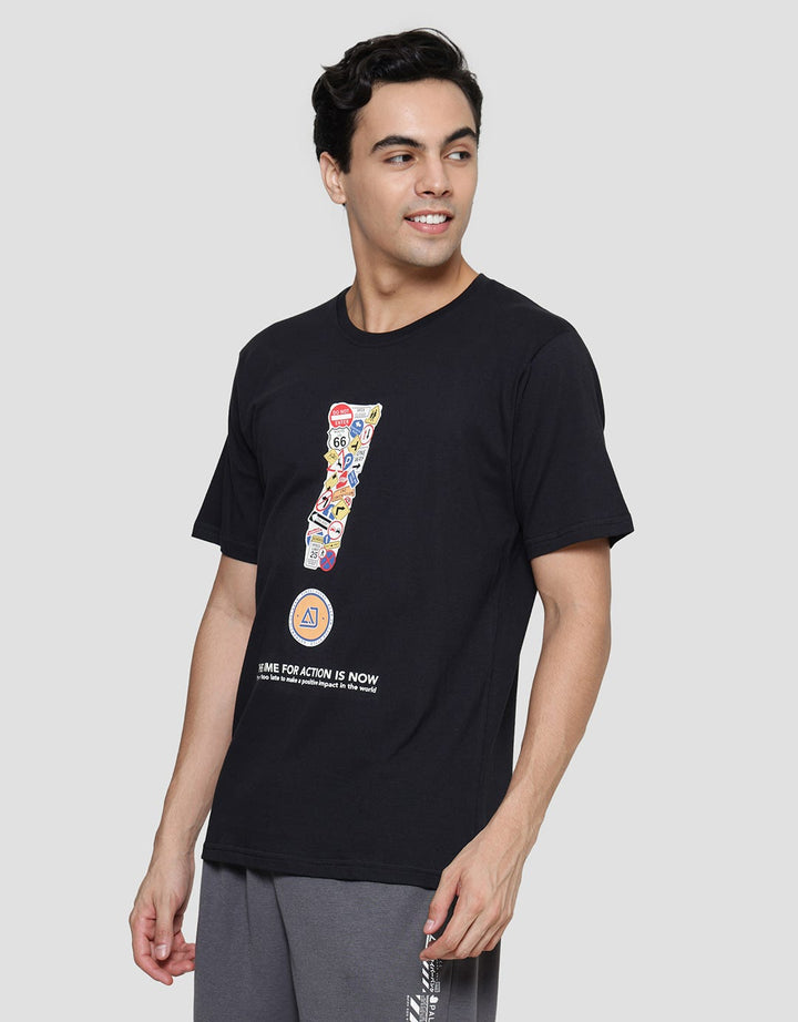 American Jeans Sign Front Print Comb 24S Kaos Pria