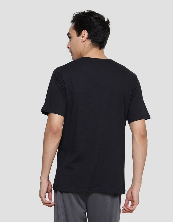 American Jeans Sign Front Print Comb 24S Kaos Pria