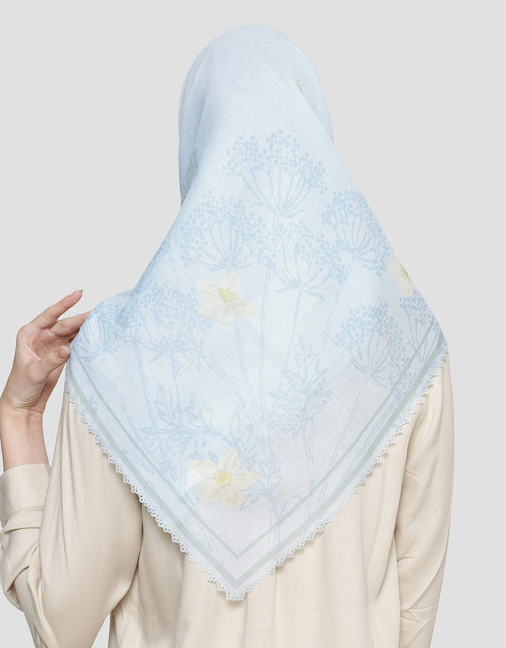 Annisa Premium Print Flower 3 Tone Color 60 W Box Hijab Wanita